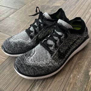 Nike Free Run Flyknit Women’s size 9